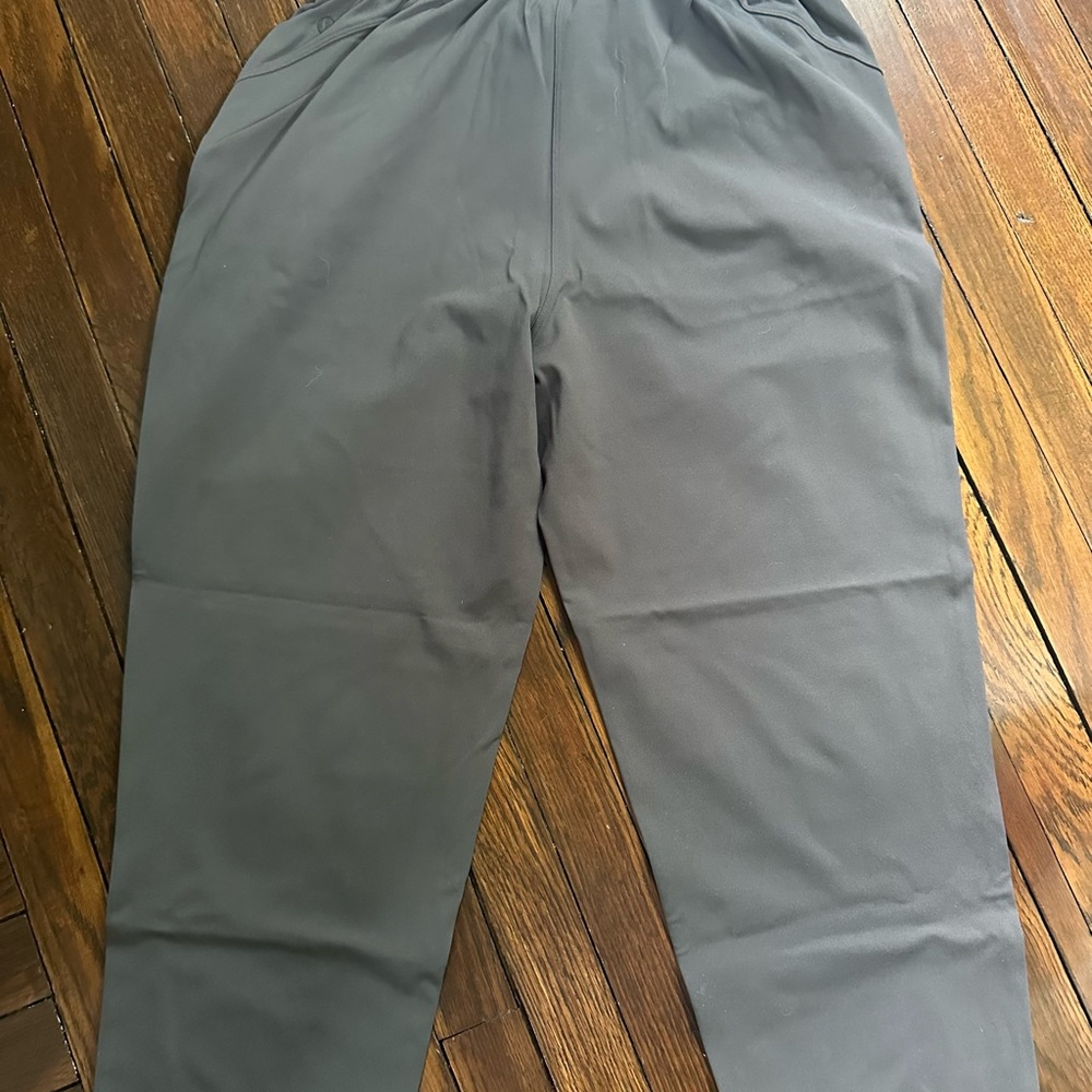Lululemon Crop Joggers - Grey